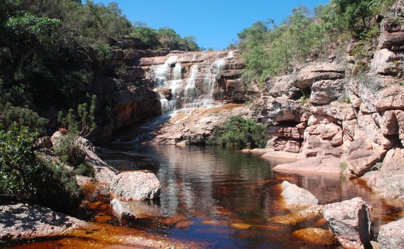 Cachoeira do Riachinho - poço de águas cristalinas com tobogã natural e pôr do sol